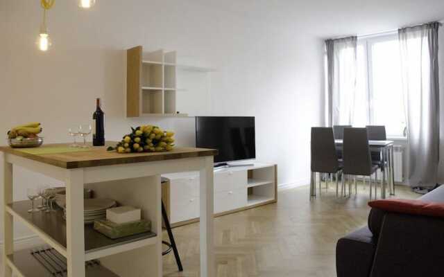 Bizzi LuxHeart of Old Town Apartment