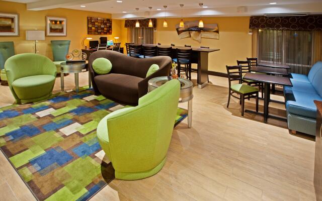 Holiday Inn Express Bowling Green by IHG