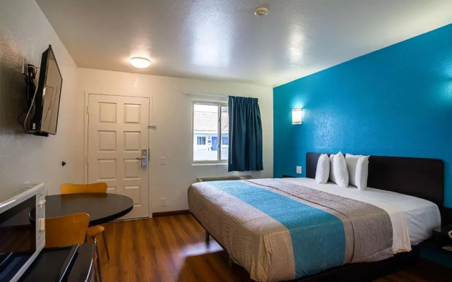 Motel 6 Ventura, CA - Downtown