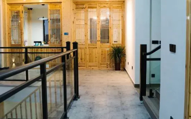 Zhonghan Small Courtyard