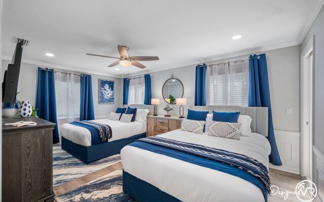 Chic 8BR with Heated Pool & Waterview