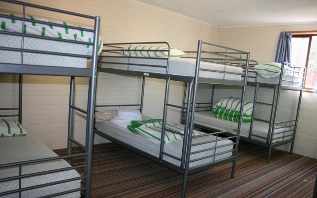 Seaview Holiday Park and  Hostel