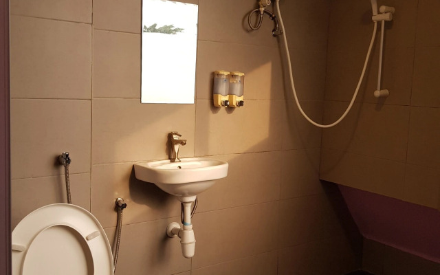 De UPTOWN Hotel @ P.J. 222