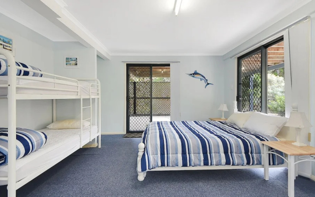 Quandamooka Beach House – Guest Rooms – Ipswich