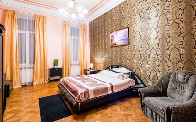 Three bedrooms & studio in the Center