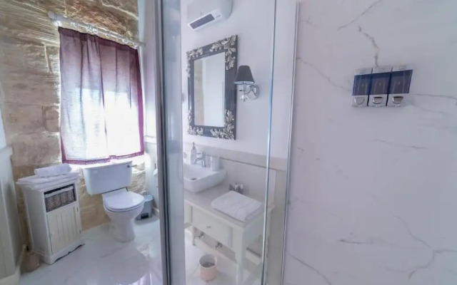 Village Knights Accommodation