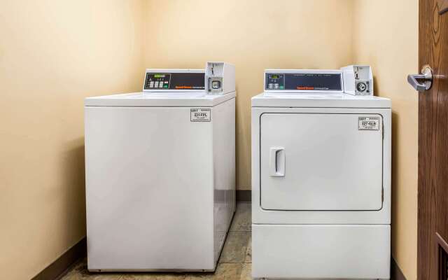 La Quinta Inn by Wyndham Detroit Southgate