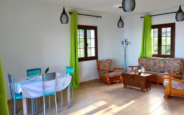 Costa Este House