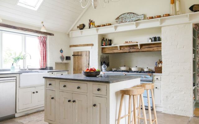 Impressive Country Estate Sleeps 17