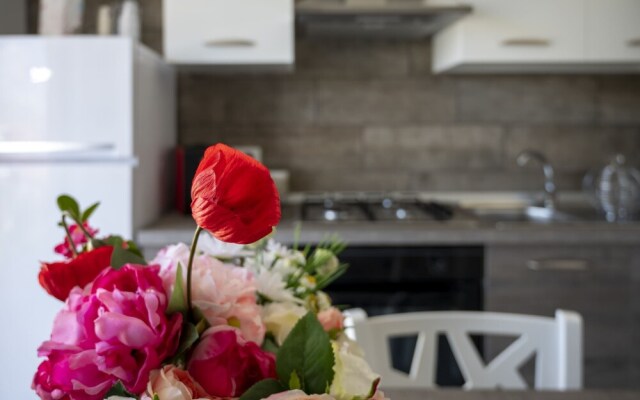 Zircone Apartment On Sea Shore