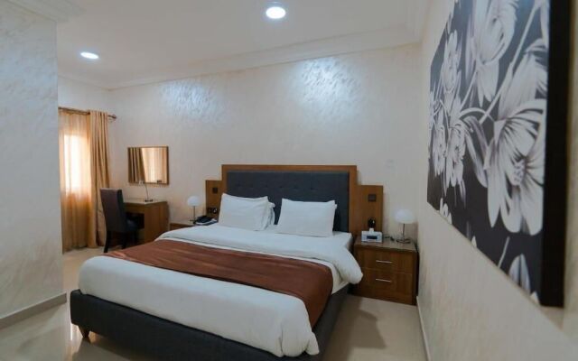 Phoenicia Suites