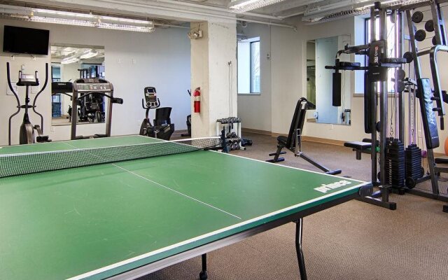 Grand Eastonian Hotel & Suites