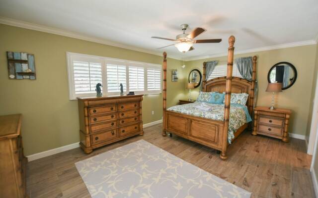 Palms By The Bay Apartment 3