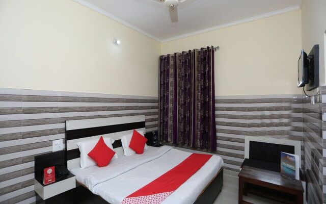 Oyo 27054 New Sundaram