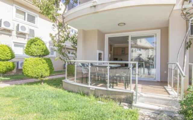 Sunset Beach Club Aqualettings Lighthouse 19