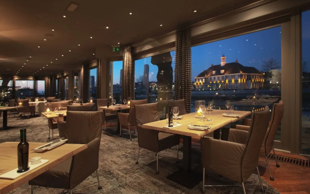 De Zon Hotel & Restaurant by Flow