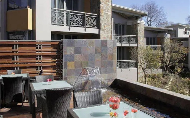 Moloko Executive Apartments & Hotel