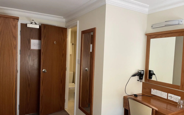 Orchard Hotel