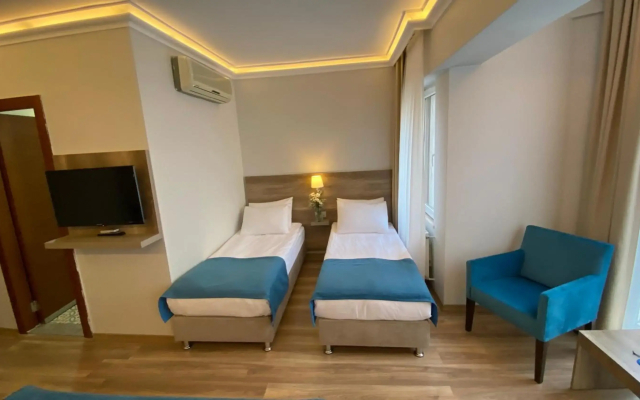 Hotel Peli̇t