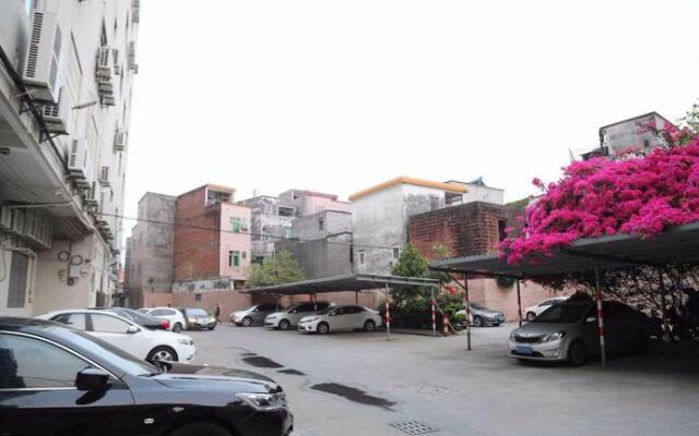 PAI Hotels·Yangjiang Walmart Bus Terminal