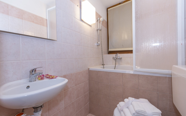 Fontana Del Lago Apt. 8