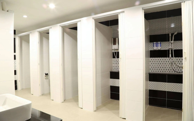 Sabai Hotel and Hostel