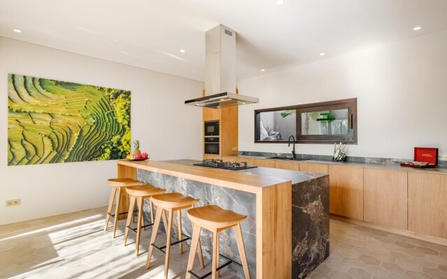 Luxe & Modern 3BR Villa Uni