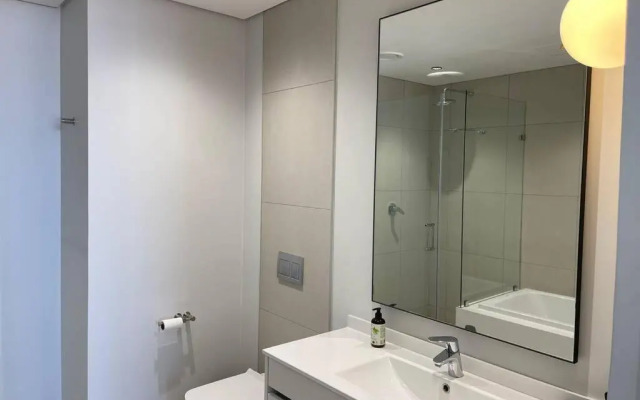Ellipse Waterfall Upmarket Apartment
