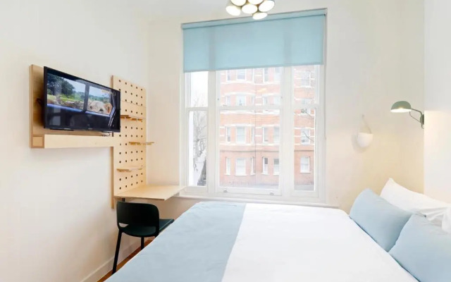 Exhibition Court Hotel 3