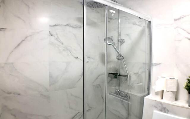 Studio in Madrid, With Wonderful City View and Wifi