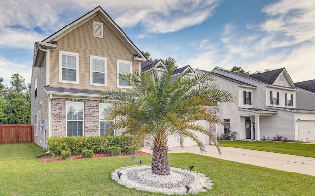 Pet-friendly Ladson Home: 23 Mi to Charleston!