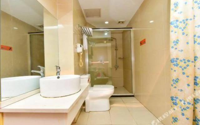 OYO Huadu Theme Hotel