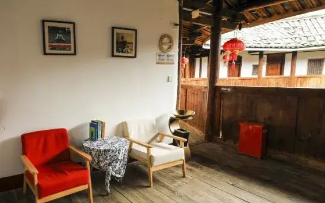 Yunshuiyao Shuiyunju Centennial Tulou Humanities Homestay