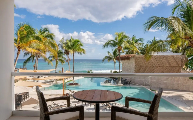 Le Reve by MIJ - Beachfront Hotel