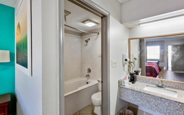 Hotel O Columbia Downtown near I-65