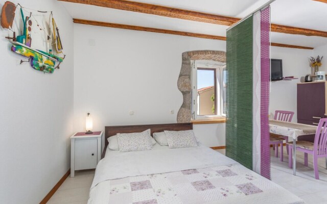 Nice Apartment in Punat With Wifi