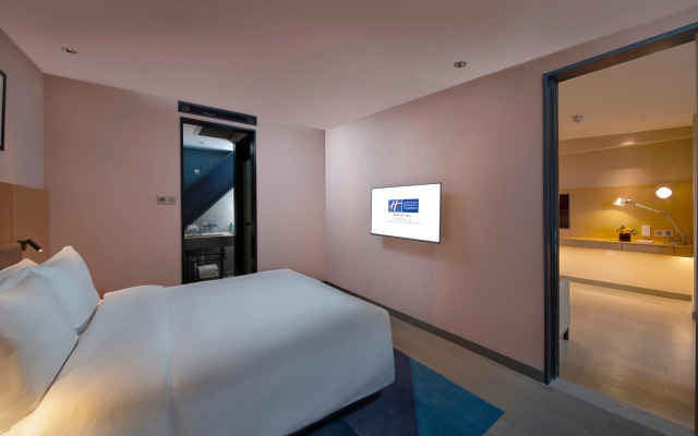 Holiday Inn Express Beijing Shijingshan Lakeview by IHG