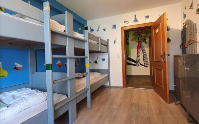 Alpking Hostel