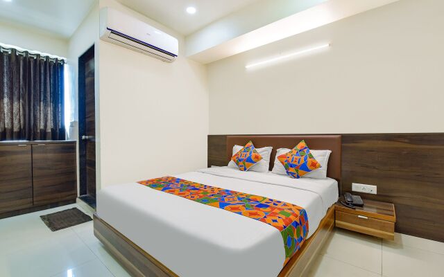 Fabhotel Crystal