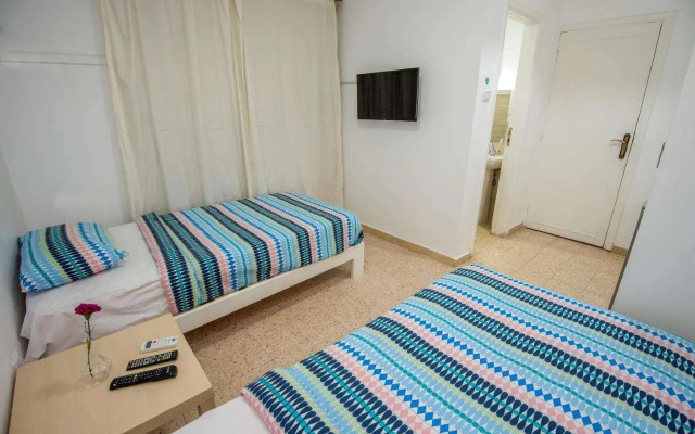 Lilly Rooms and Studios