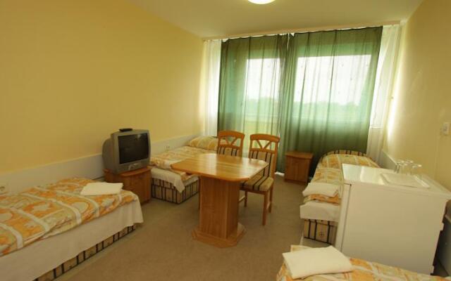Hotel Beremend Rose