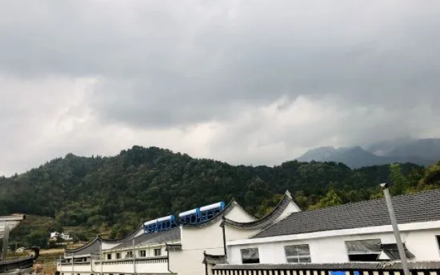 Tiantangzhai Colorful Holiday Hotel