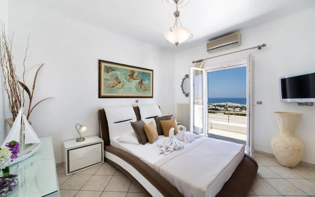 Panos Luxury Suite