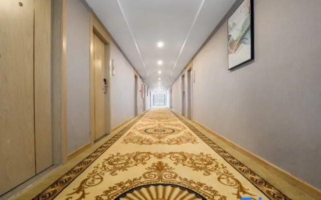 Vienna Classic Hotel (Huishui Huanledao)