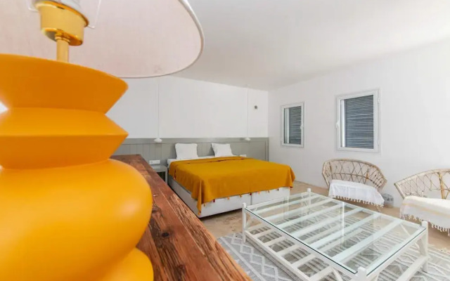 Huge Luxury Villa With Pool Near Beach in Bodrum