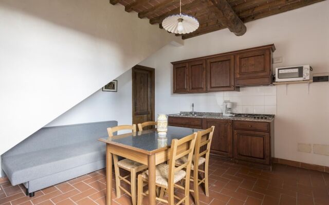 Attractive Villa in Montespertoli With Swimming Pool