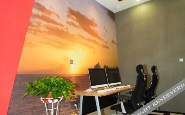 Fufeng Zhishang Hotel