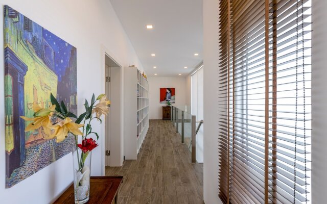 Modern 3 bedroom Pool Villa PG19