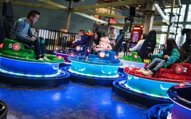 Camelback Lodge & Aquatopia Indoor Waterpark