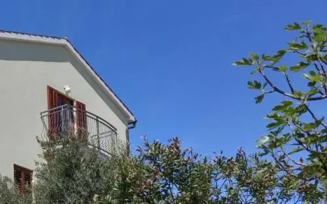 Mata Apartments